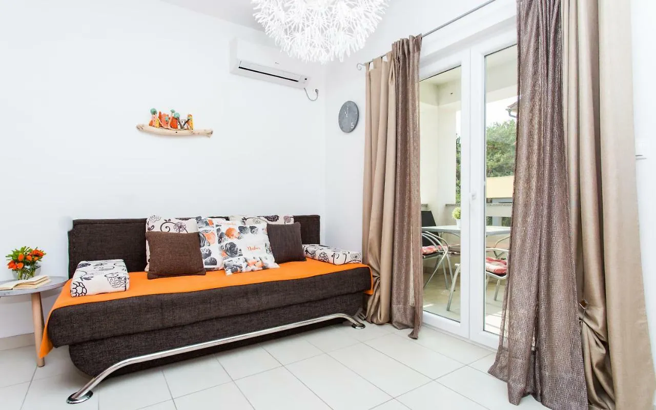 Apartments Matea I 巴斯卡 克罗地亚