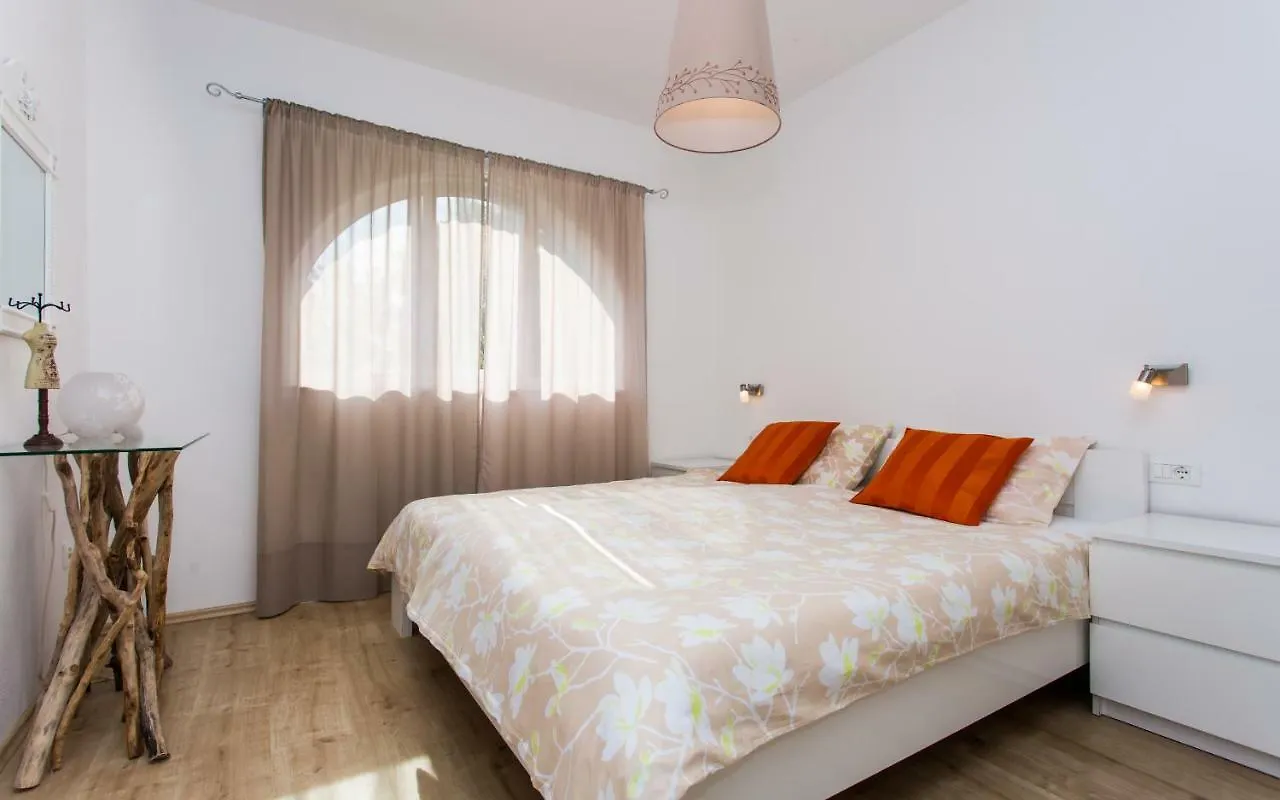 Apartments Matea I 巴斯卡 克罗地亚